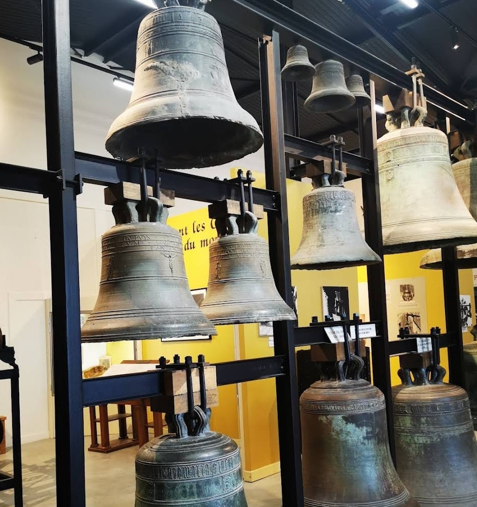 Cloches historiques exposées au Musée Paccard