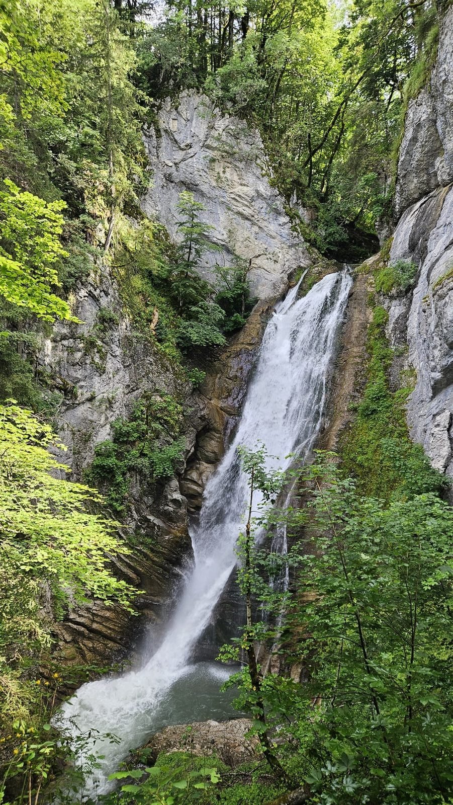 La Cascade du Chinaillon et sa vasque, Le Grand-Bornand