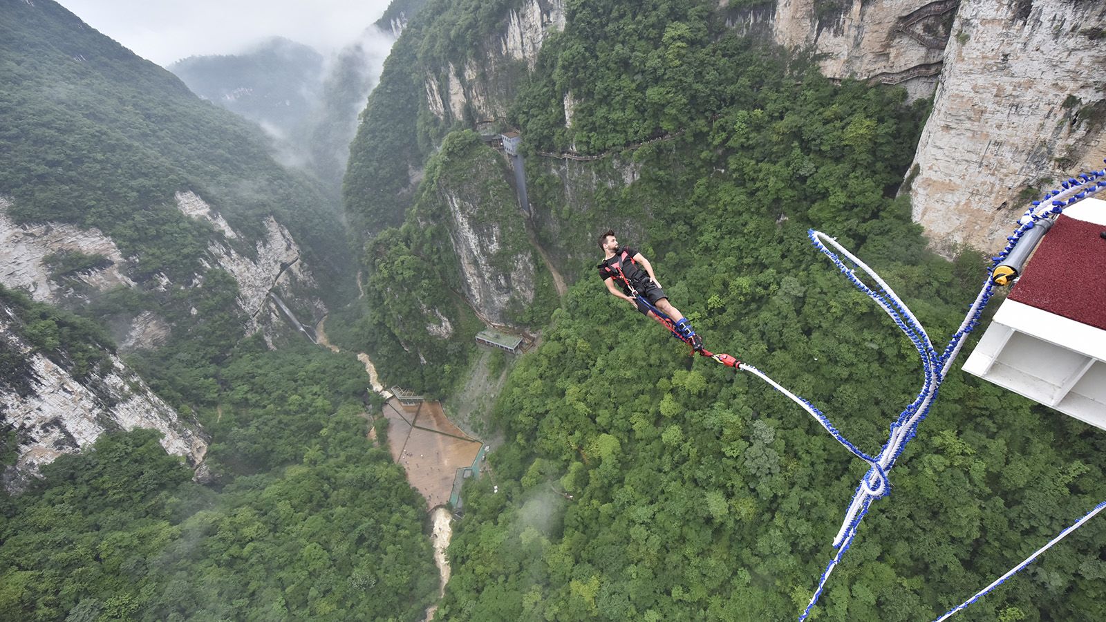 Saut à l'élastique — Viaduc de Saint-Gervais, Mont-Blanc