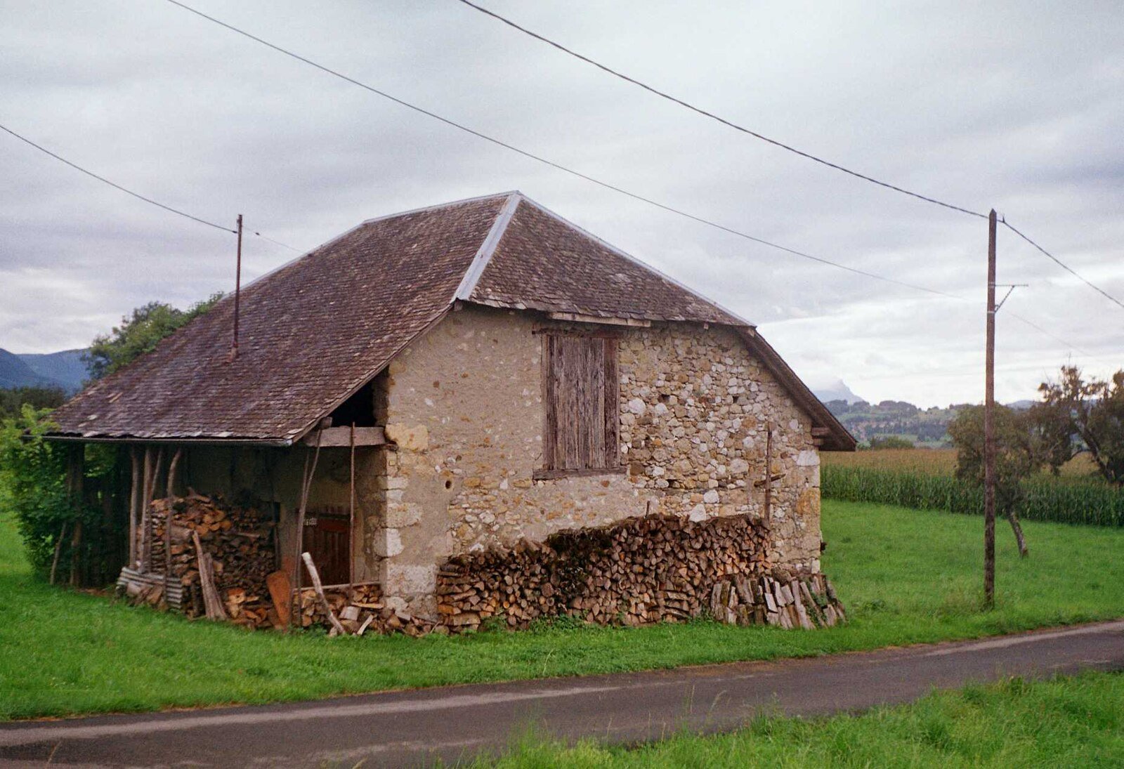 Musée des Granges de Servette à Chens-sur-Léman, collection art contemporain et outils anciens, Haute-Savoie