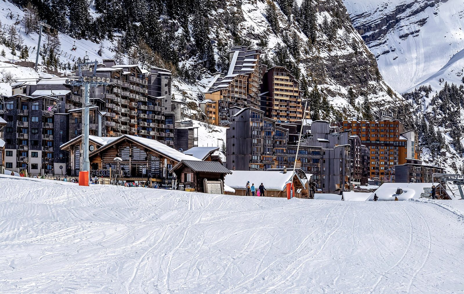 La station piétonne d'Avoriaz et son domaine skiable des Portes du Soleil