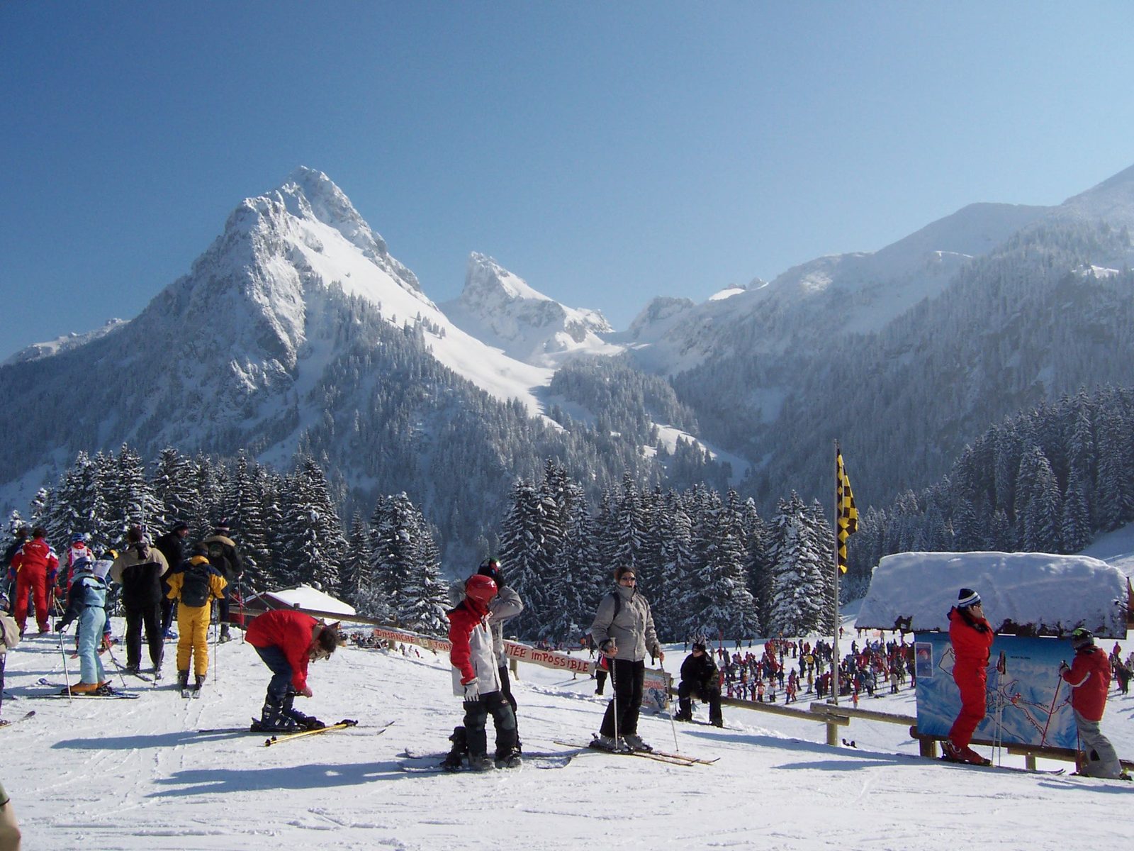 Le domaine skiable de Bernex au pied de la Dent d'Oche