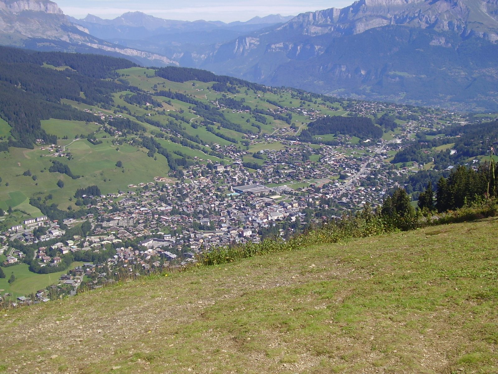 Le domaine skiable de Megève entre les secteurs de Rochebrune et du Mont d'Arbois