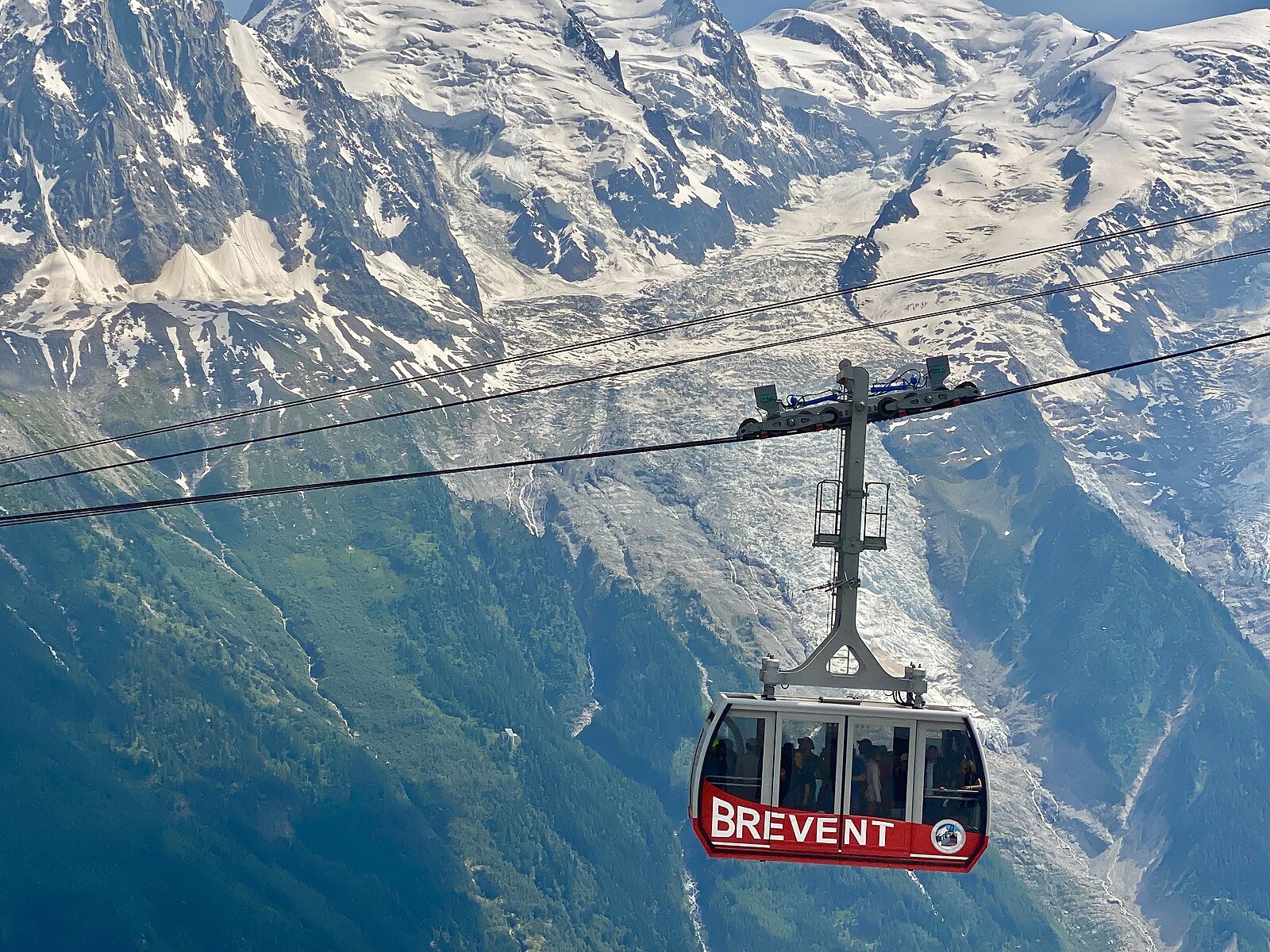 Uitzicht vanaf de top van de Brevent op 2.525 m op het Mont-Blanc-massief en de Bossons-gletsjer, Chamonix-Mont-Blanc